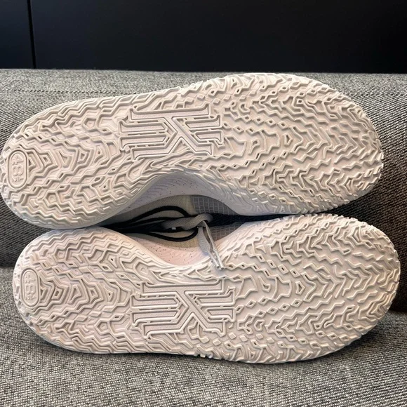 KYRIE 4’s, size 14, basketball sneakers - Picture 7 of 8